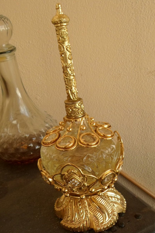  ظرف عطر